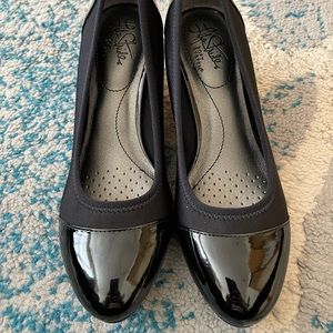 Life Stride Juliana Wedge Pump NEW IN BOX
